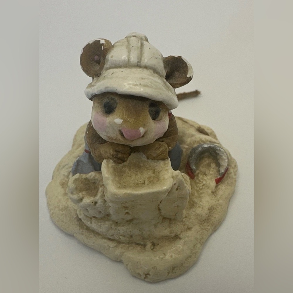 Wee Forest Folk Beach Mousey M-076 Retired 1982 Annette Peterson WFF